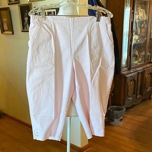 Women’s pink capris. Size 12P